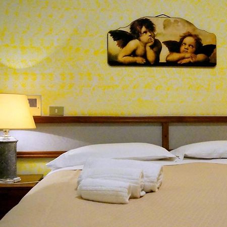 אסרגי Hotel Cristallo מראה חיצוני תמונה