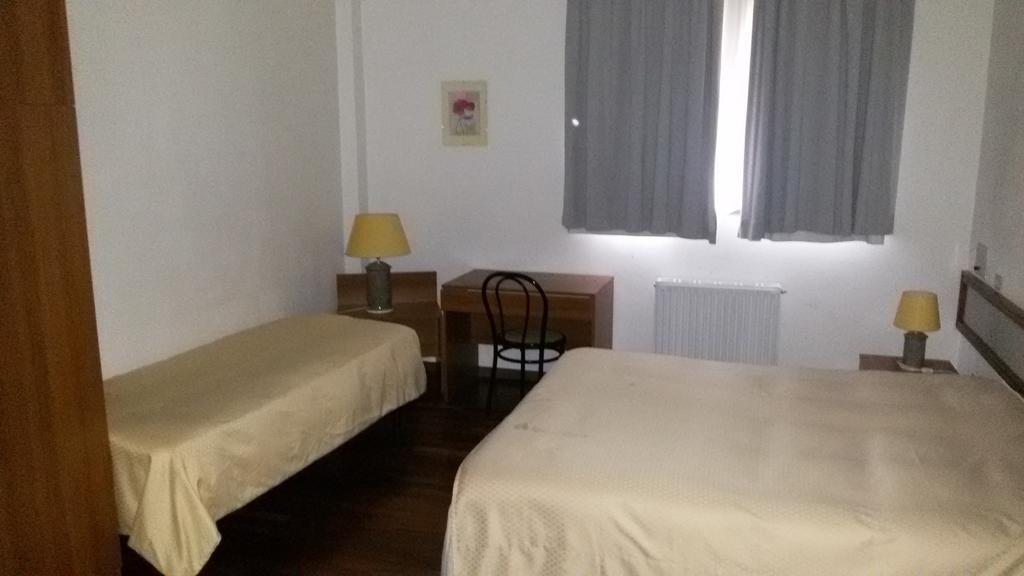 אסרגי Hotel Cristallo חדר תמונה