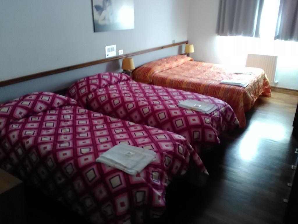 אסרגי Hotel Cristallo חדר תמונה