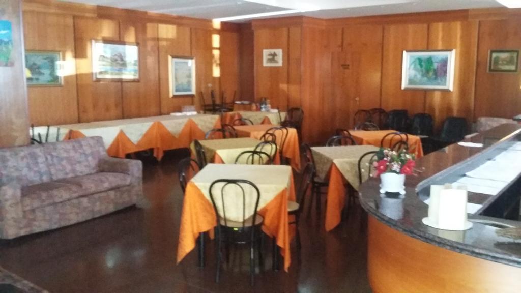 אסרגי Hotel Cristallo מראה חיצוני תמונה