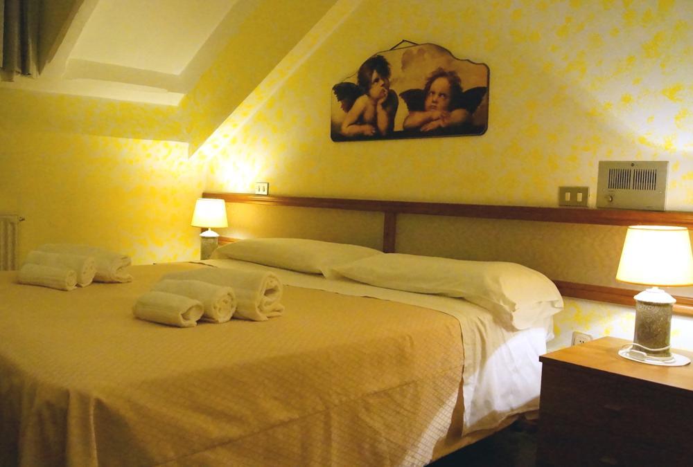 אסרגי Hotel Cristallo מראה חיצוני תמונה