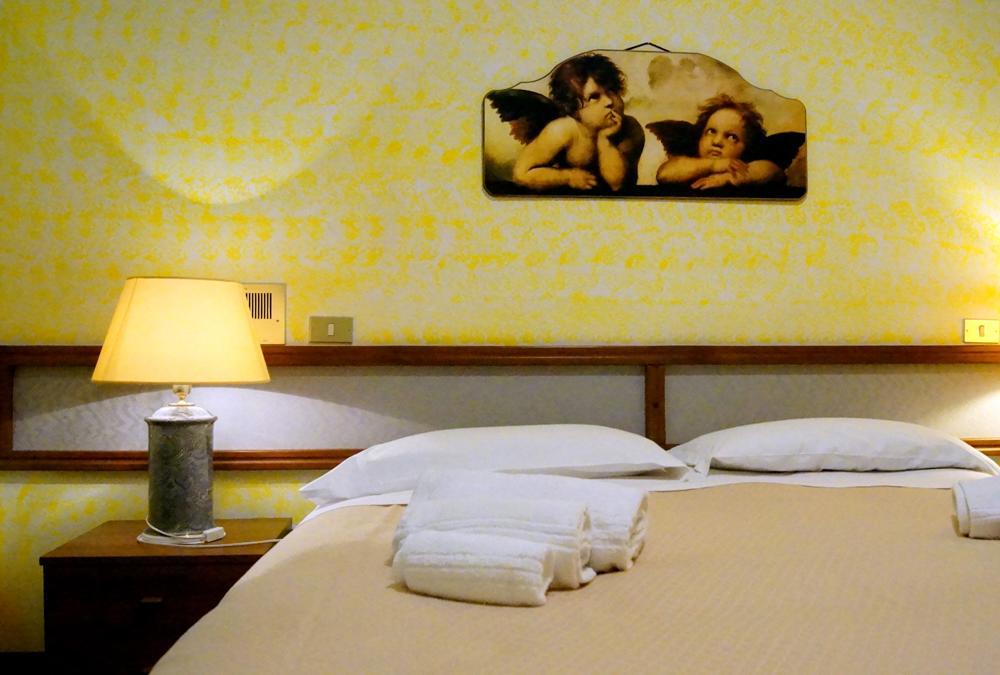 אסרגי Hotel Cristallo מראה חיצוני תמונה