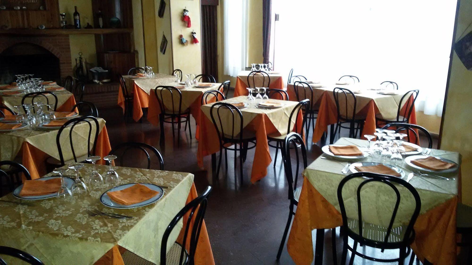 אסרגי Hotel Cristallo מראה חיצוני תמונה